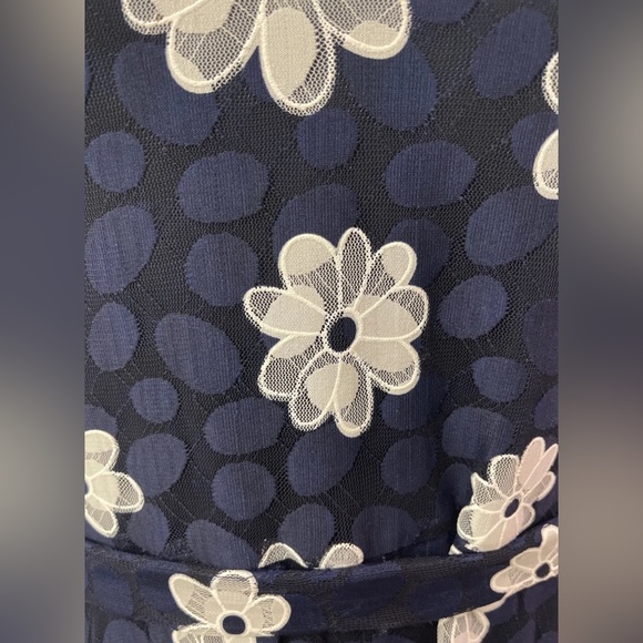 Tommy Hilfiger EUC Daisy Lace Floral Navy and White Belted Sleeveless Midi Dress - Picture 6 of 11